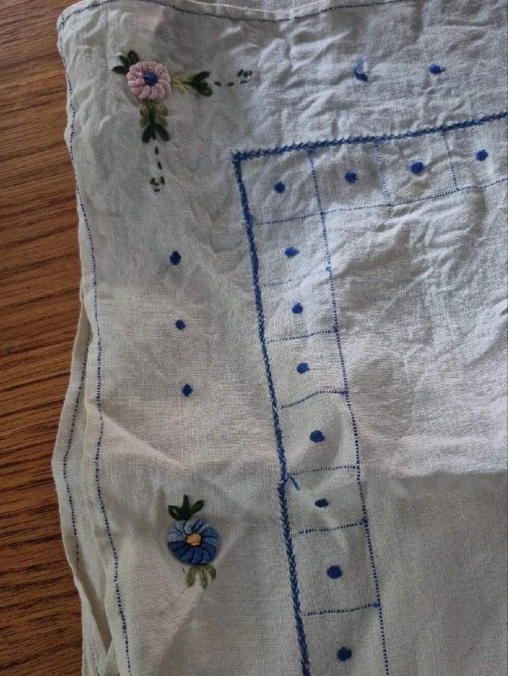 Embroidered Floral Cotton Place Mats - Blue on White